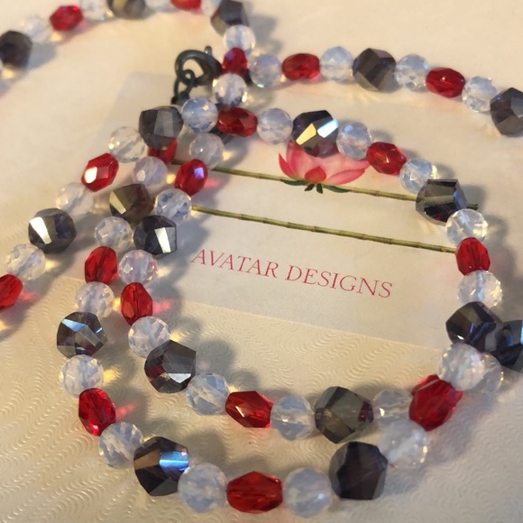 Beautiful beaded necklace - Picture 3 of 6